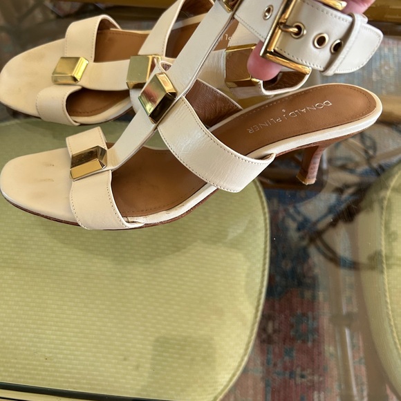 Donald J Pliner shoe - Picture 6 of 7